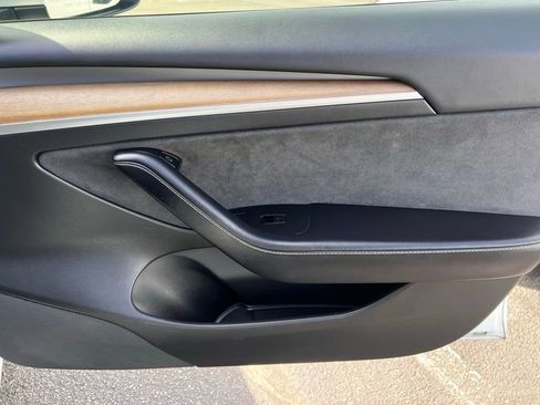 Used 2021 Tesla Model 3 Standard Range Plus image 27