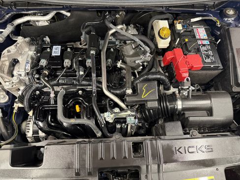 Used 2025 Nissan Kicks SR image 27