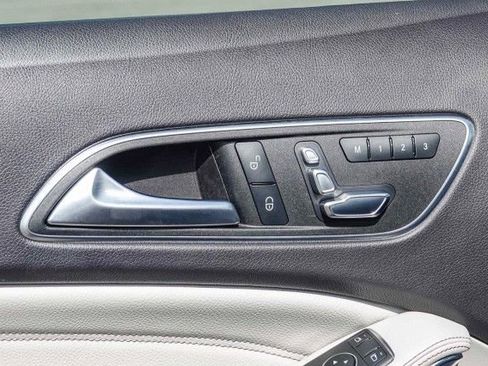 Certified 2020 Mercedes-Benz GLA 250 image 19