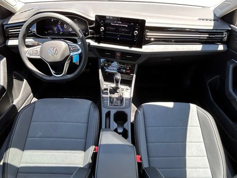 New 2026 Volkswagen Jetta SE FWD image 10