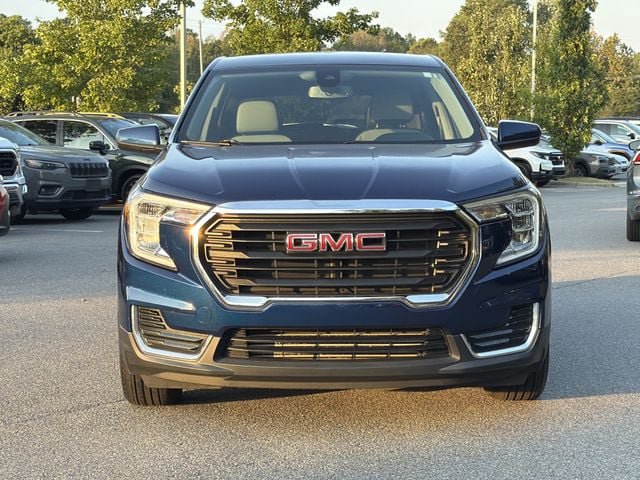 Used 2022 GMC Terrain SLE FWD image 8