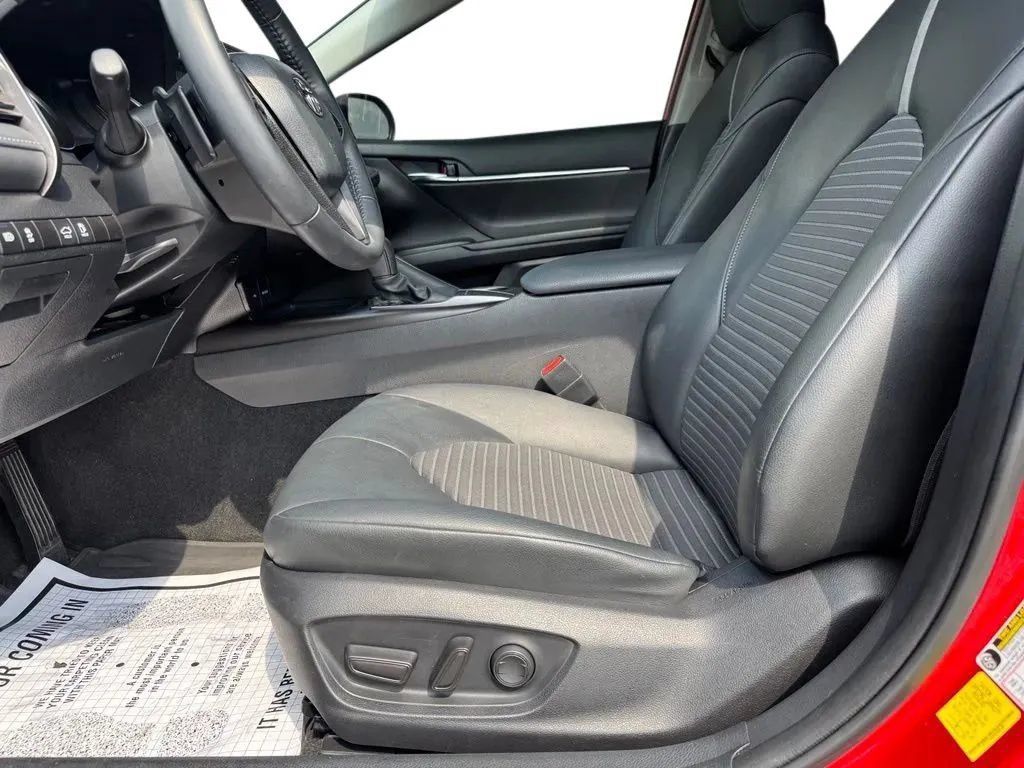 Used 2023 Toyota Camry SE w/ Convenience Package FWD image 9