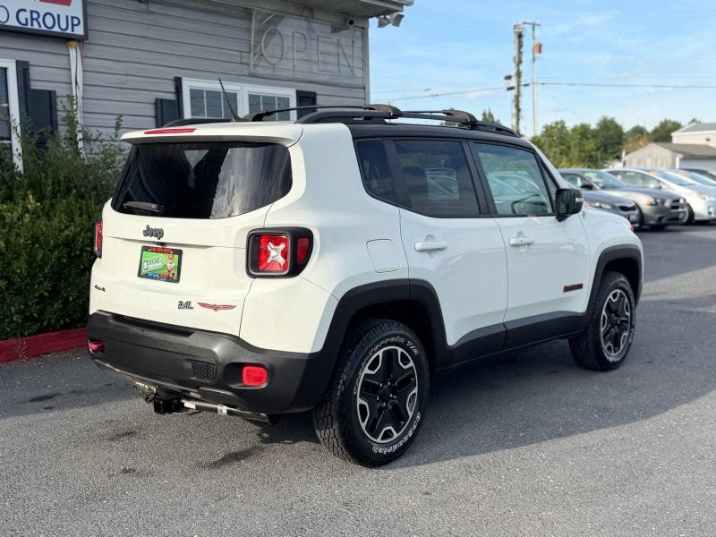 Used 2017 Jeep Renegade Trailhawk AWD/4WD image 5