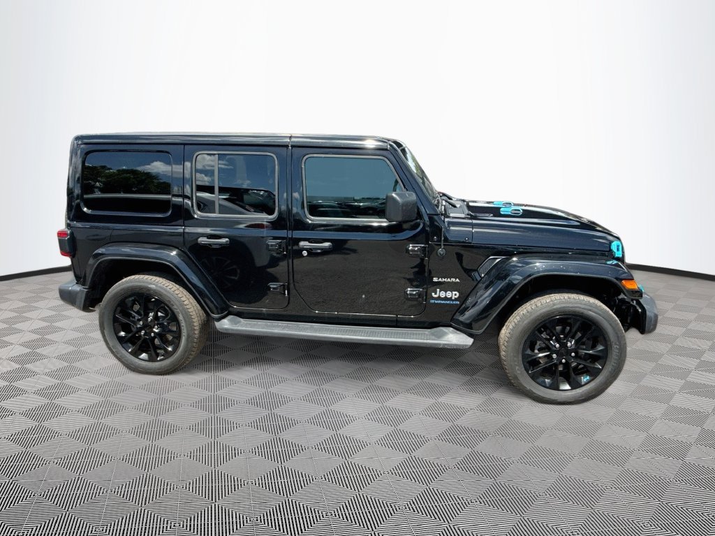 Used 2023 Jeep Wrangler Unlimited Sahara w/ Cold Weather Group AWD/4WD image 5