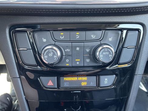 Used 2020 Buick Encore Essence AWD/4WD image 24