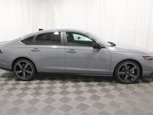 Used 2025 Honda Accord Sport image 27