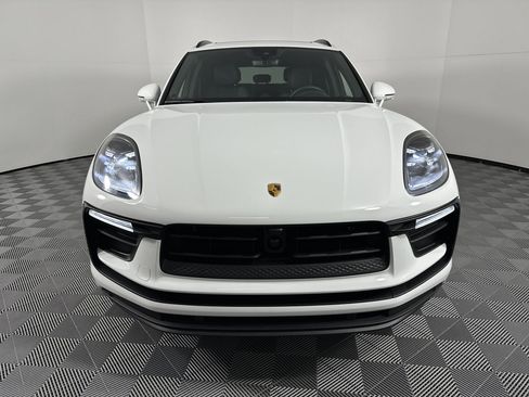 Certified 2025 Porsche Macan image 6