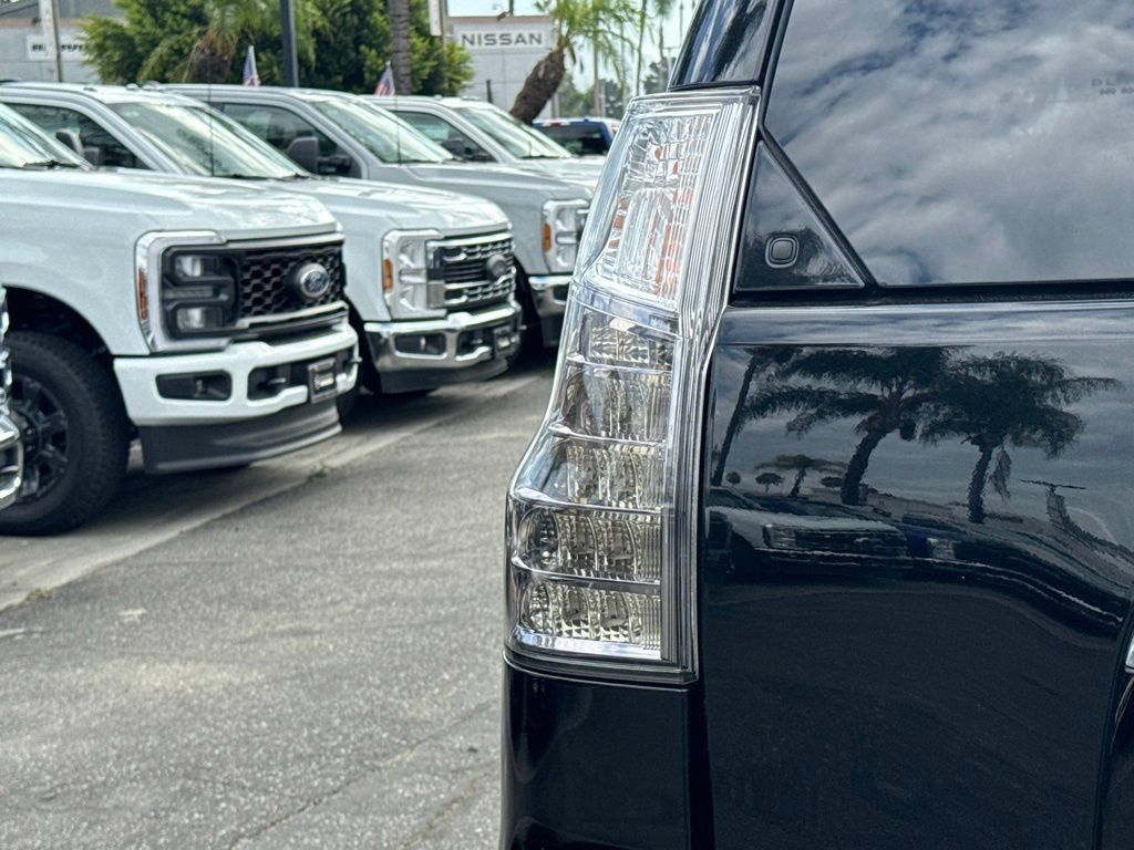 Used 2021 Lexus GX 460 Premium w/ Premium Package AWD/4WD image 14
