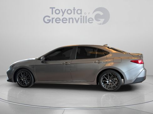 Used 2025 Toyota Camry SE w/ Convenience Package FWD image 2