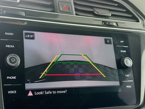 Used 2024 Volkswagen Tiguan SE image 22