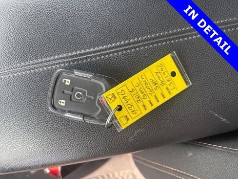 Used 2018 GMC Terrain SLE w/ Driver Convenience Package FWD image 9