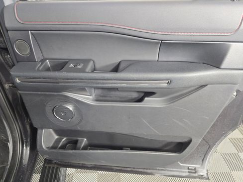 Used 2022 Ford Expedition Max Limited image 19