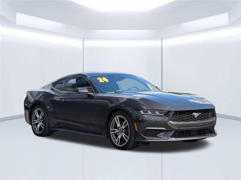 Used 2024 Ford Mustang Coupe RWD image 9