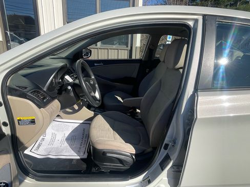 Used 2016 Hyundai Accent SE image 11