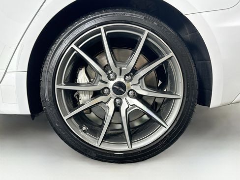 Used 2025 Genesis G70 2.5T image 11