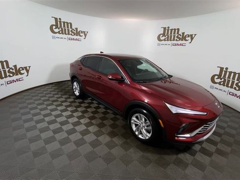 Used 2025 Buick Envista Preferred w/ Convenience I Package image 2