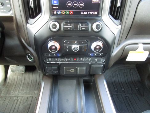 Used 2020 GMC Sierra 2500 Denali w/ Denali Ultimate Package image 15