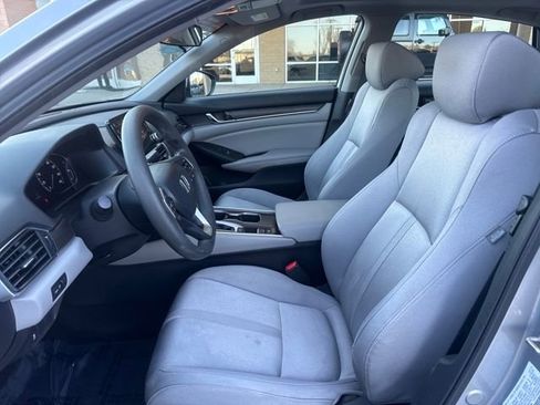 Used 2019 Honda Accord EX image 8