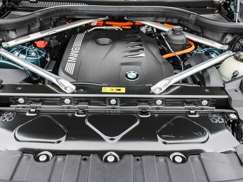 Certified 2026 BMW X5 xDrive50e w/ Parking Assistance Package AWD/4WD image 27