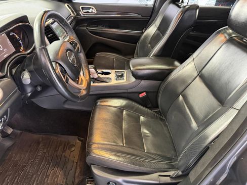 Used 2017 Jeep Grand Cherokee Limited w/ Luxury Group II image 15