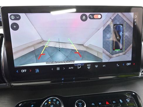 Used 2025 Ford Expedition Max Platinum image 19