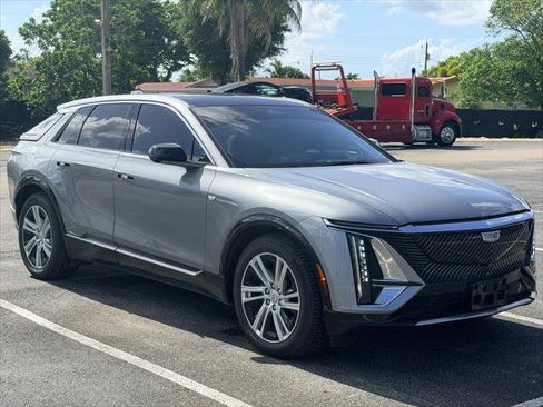Used 2024 Cadillac Lyriq Tech w/ LPO, Floor Liner Package AWD/4WD image 9