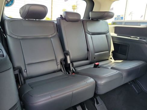 Certified 2025 Ford Expedition Active AWD/4WD image 22