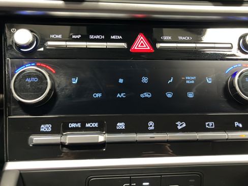 Used 2024 Hyundai Santa Fe XRT AWD/4WD image 19