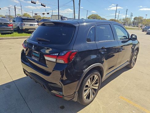 Used 2023 Mitsubishi Outlander Sport SE image 4