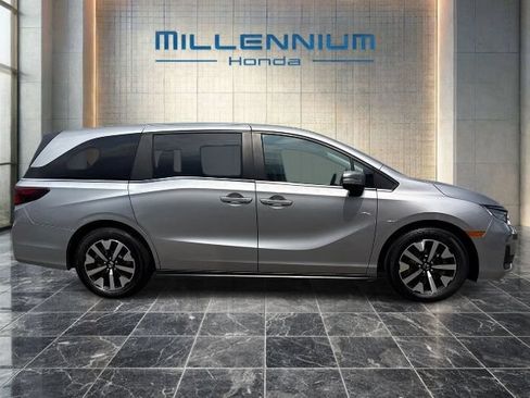 Certified 2026 Honda Odyssey EX-L image 6