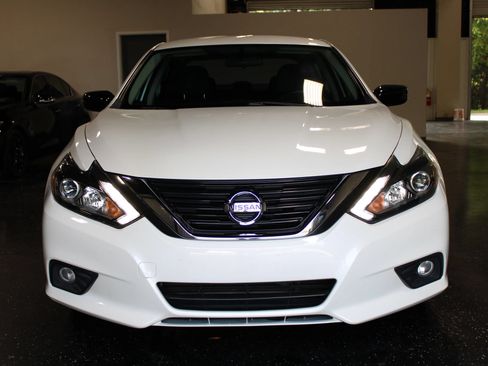 Used 2017 Nissan Altima 2.5 SR w/ Midnight Edition Package FWD image 7