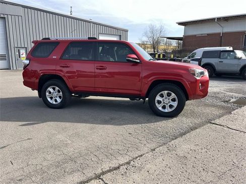 Used 2023 Toyota 4Runner SR5 Premium w/ Moonroof Package image 2