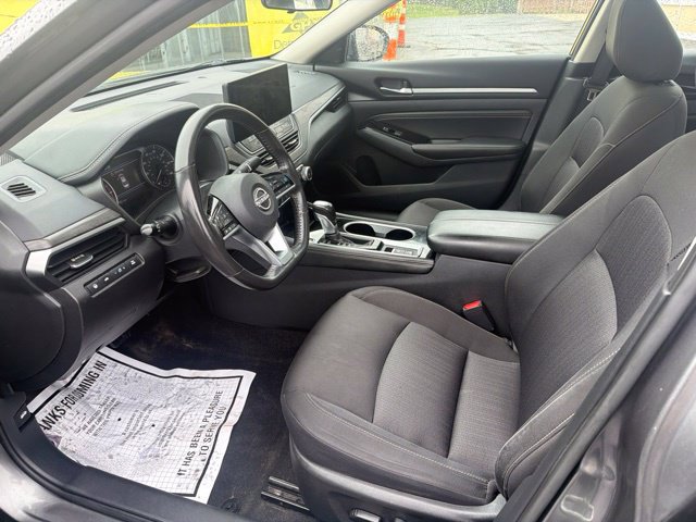 Used 2023 Nissan Altima 2.5 SV w/ SV Premium Package FWD image 9