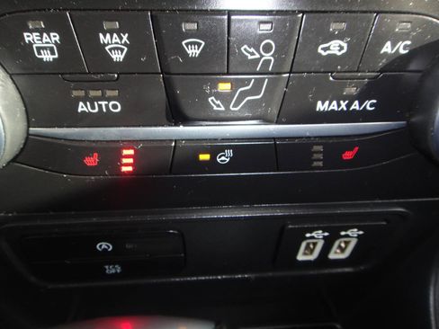 Used 2021 Ford EcoSport SES image 11