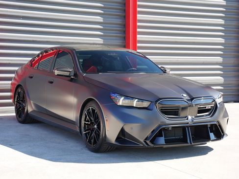 Used 2026 BMW M5 w/ Carbon Package image 7