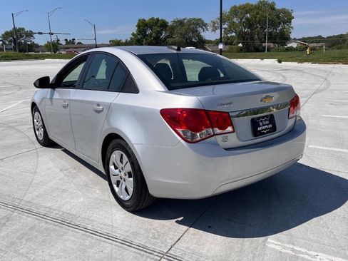 Used 2015 Chevrolet Cruze LS image 7