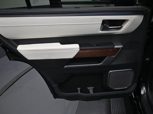 Certified 2024 Toyota Sequoia Capstone image 31