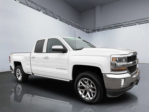 Used 2017 Chevrolet Silverado 1500 LT w/ All Star Edition image 9