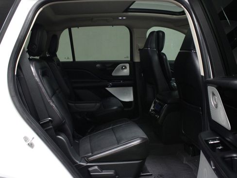 Used 2020 Lincoln Aviator Reserve w/ Equipment Group 202A image 16