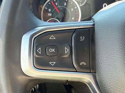 Used 2025 RAM 2500 Big Horn AWD/4WD image 38