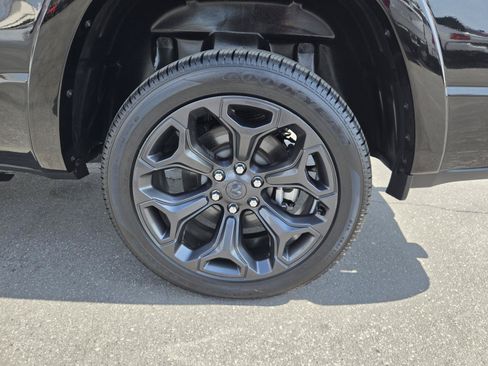 Used 2022 RAM 1500 Limited AWD/4WD image 36
