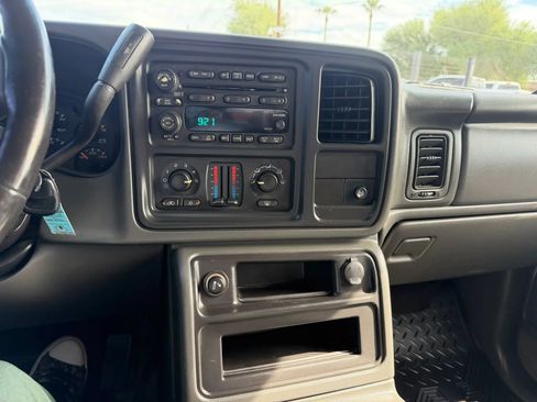 Used 2003 Chevrolet Avalanche 2WD image 23