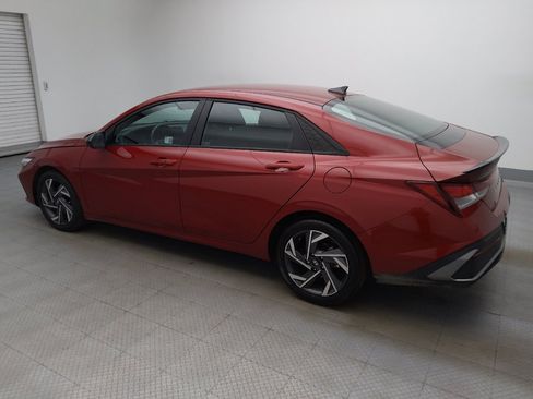 Used 2025 Hyundai Elantra Sport FWD image 3