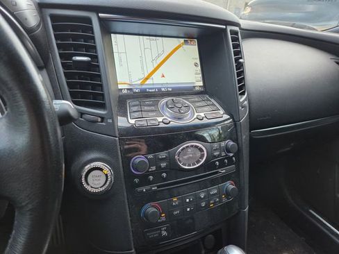 Used 2017 INFINITI QX70 AWD w/ Premium Package image 10