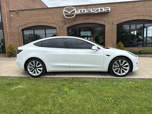 Used 2020 Tesla Model 3 Standard Range RWD image 2