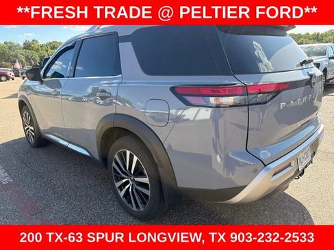 Used 2024 Nissan Pathfinder Platinum FWD image 8
