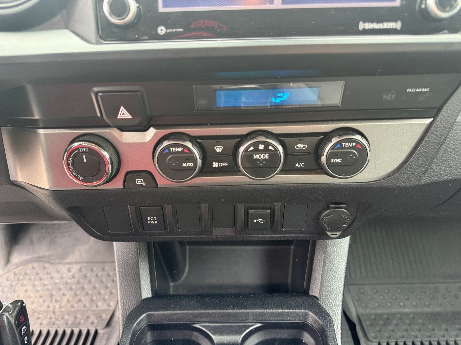 Used 2021 Toyota Tacoma SR AWD/4WD image 12
