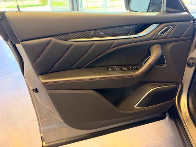 Used 2022 Maserati Levante Modena AWD/4WD image 12