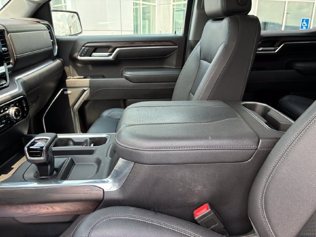 Used 2023 GMC Sierra 1500 SLT w/ SLT Convenience Package AWD/4WD image 17