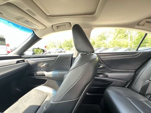Used 2024 Lexus ES 250 w/ Premium Package AWD/4WD image 12